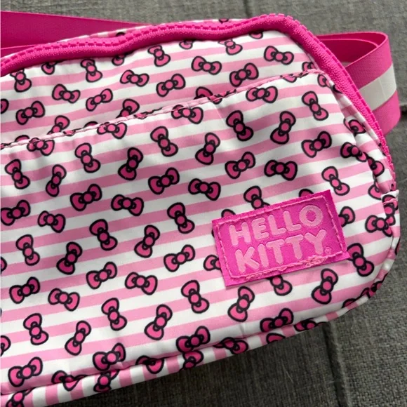 Bioworld Hello Kitty Pink and White Kids Crossbody Bag - Picture 10 of 16